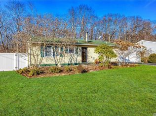 3 Defense Hill Rd, Shoreham, NY 11786