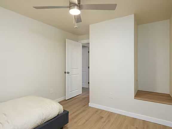 5th image of 5465 Lemon Ave