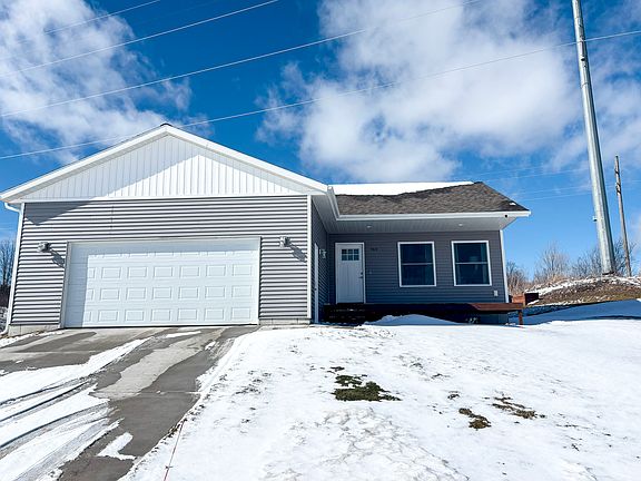 3rd image of 769 Ashland Dr