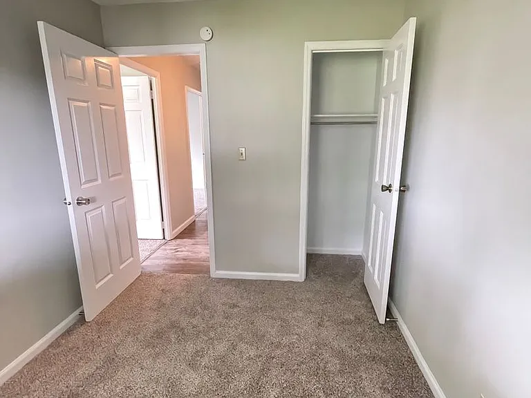 2105 Brady Ln — Photo 14