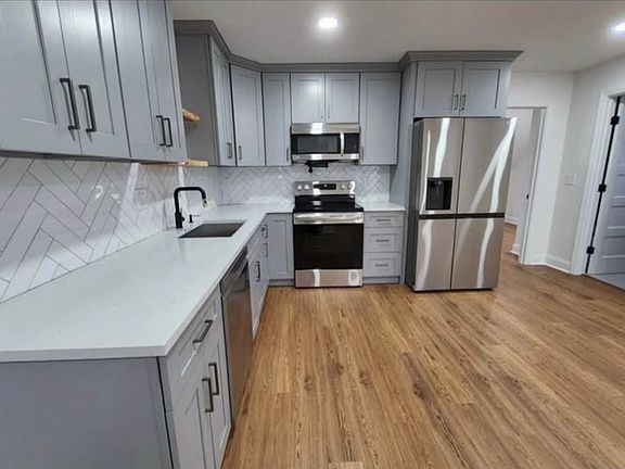 2nd image of 6 Harding Ave #4
