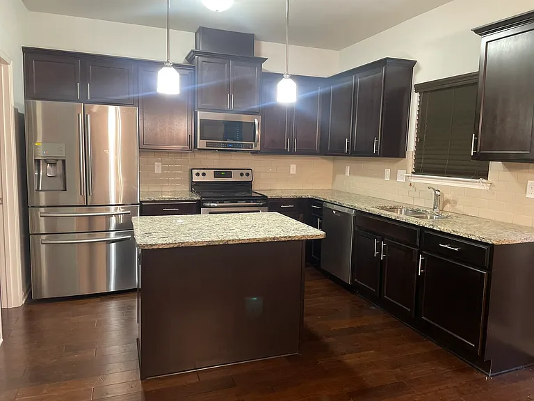 1305 Bridge Peak Ln — Photo 4