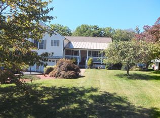 16 Taagan Point Rd, Danbury, CT 06811