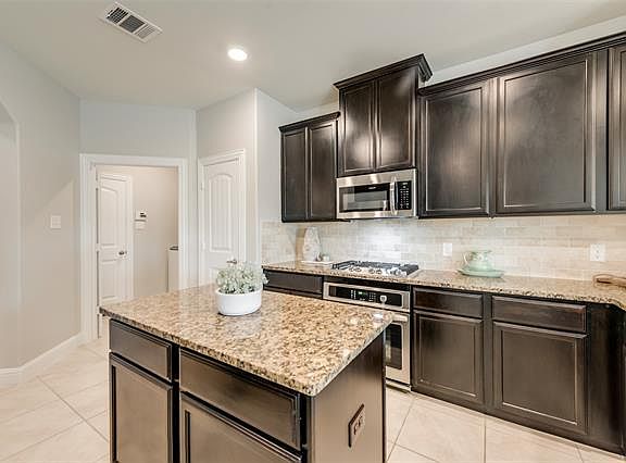 5th image of 3803 Bastrop St