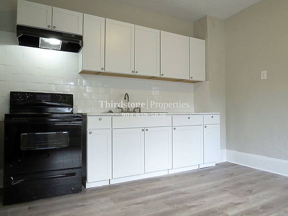 4th image of 3328 W 1st St