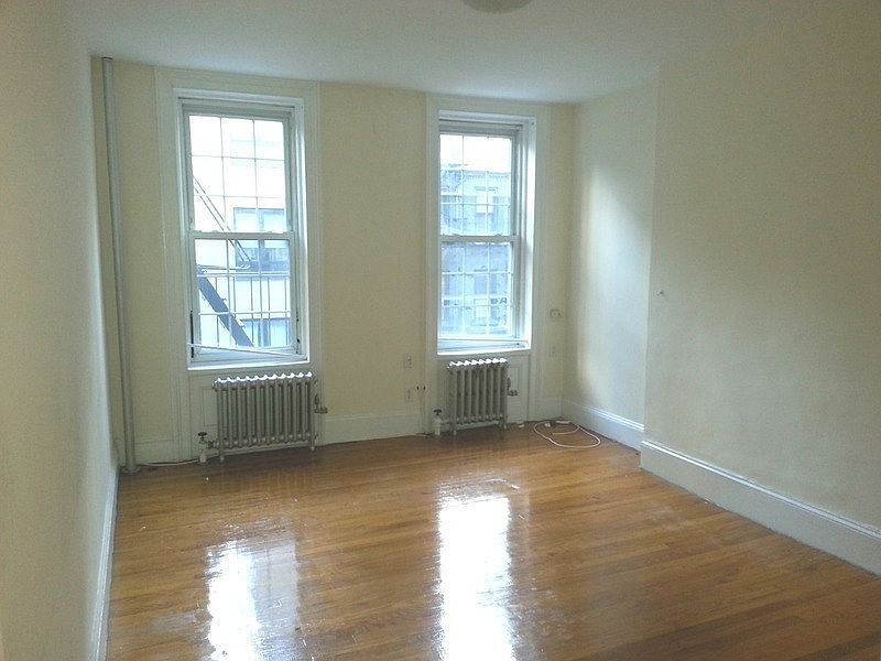 1st image of 226 E 59th St APT 2RW