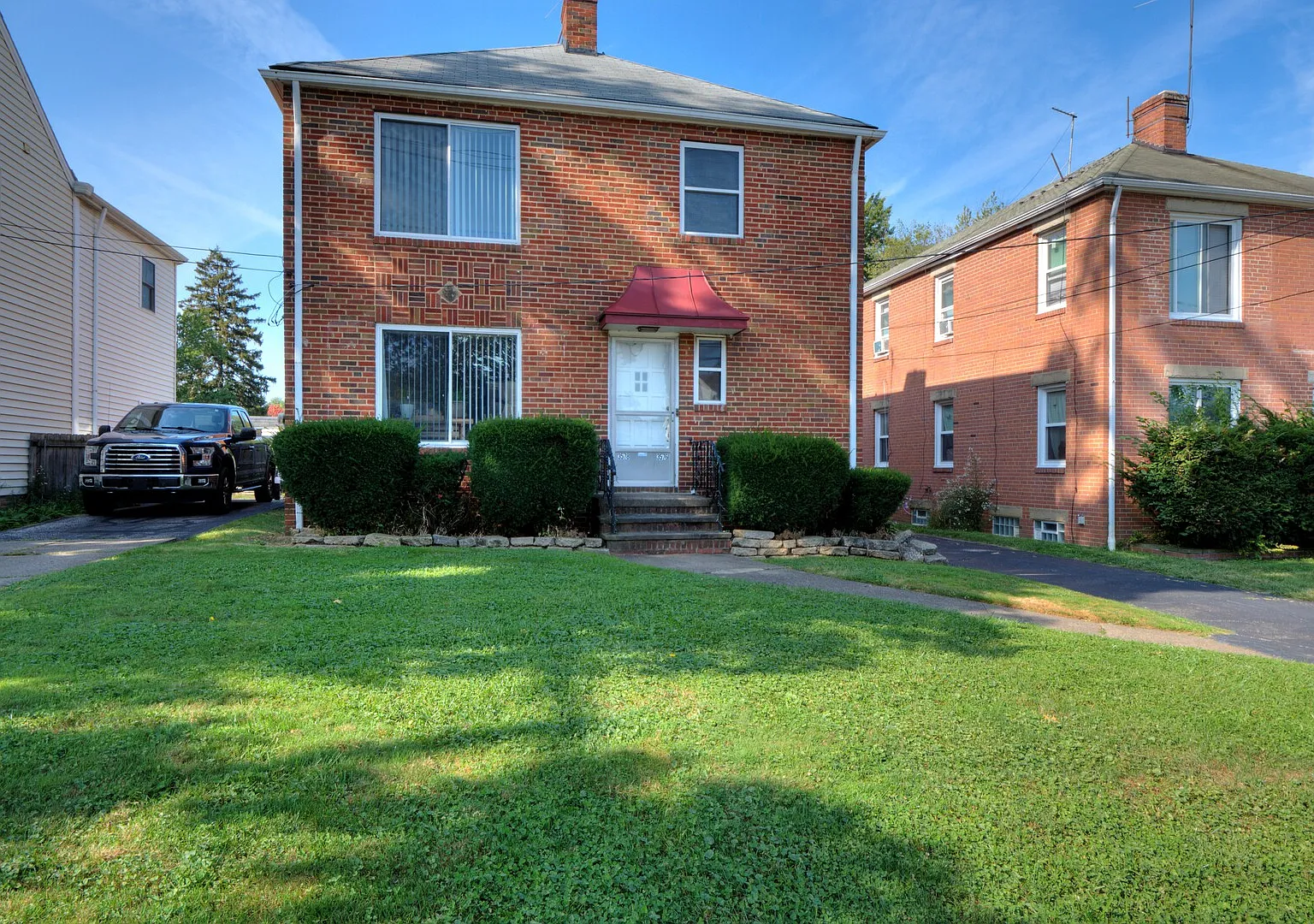 Warren Road Duplex — Photo 1