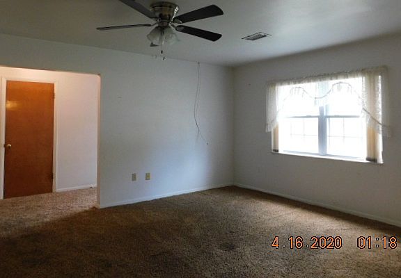 4th image of 957 SE Division Ave