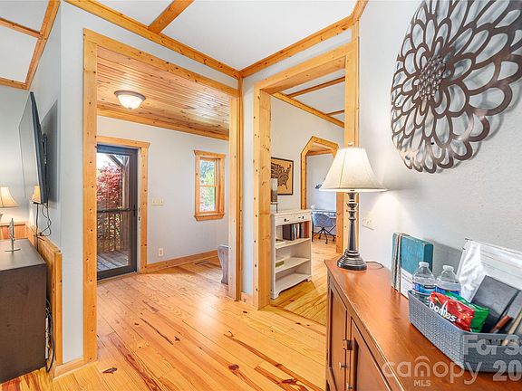 5th image of 129 Valley Creek Dr