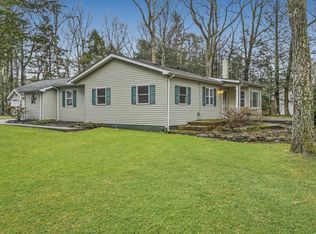 101 Seminole Rd, Shohola, PA 18458