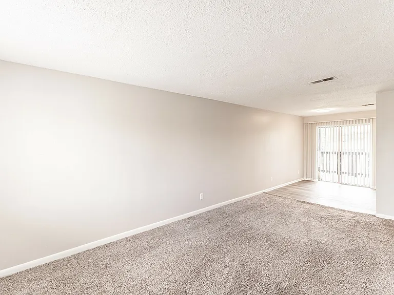 Dover Glen Apartments — Photo 8