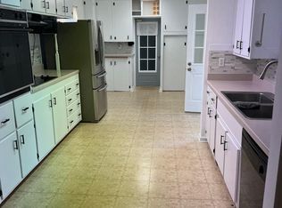 1204 Hawthorne Dr, Chesapeake, VA 23325