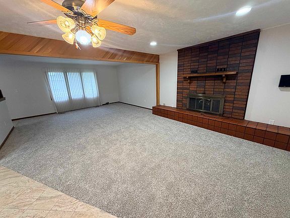 5th image of 906 W Philip Avenue