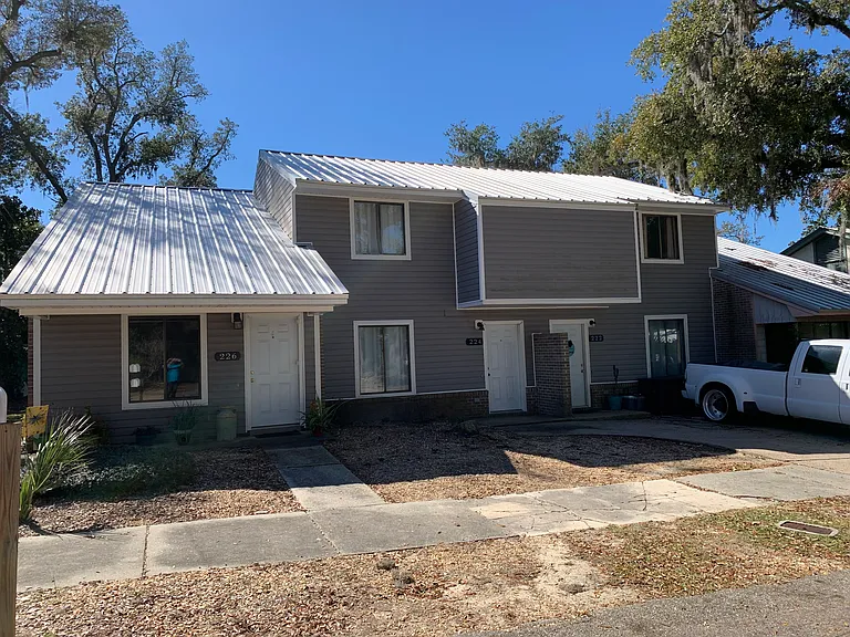 224 E 1st Ct — Photo 11