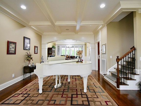 3rd image of 610 Stone Mill Cir