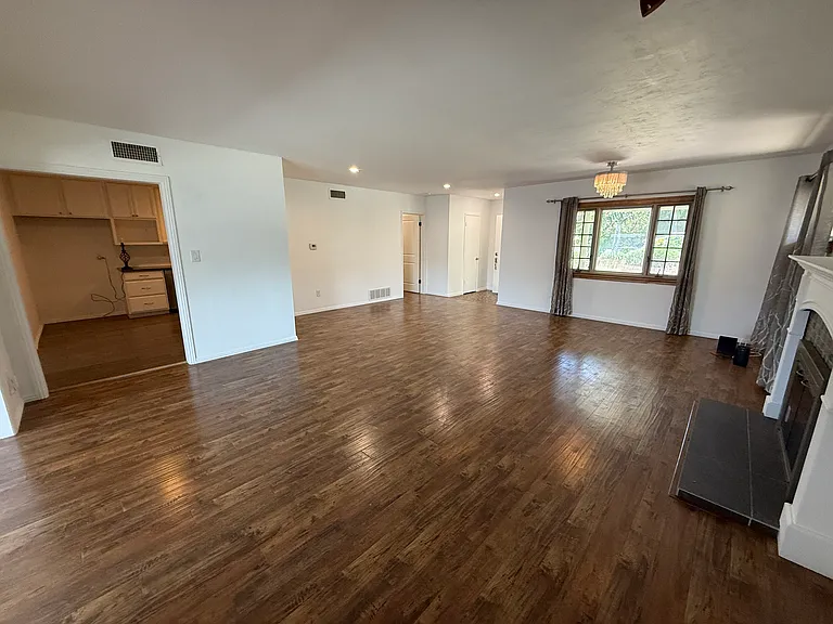 244 Spieth Way — Photo 4