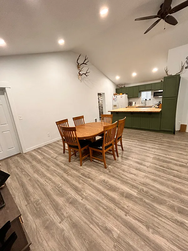 Farm Style Single Family home with a large back yard — Photo 2
