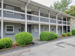 3078 Bonhurst Dr, Winston Salem, NC 27106