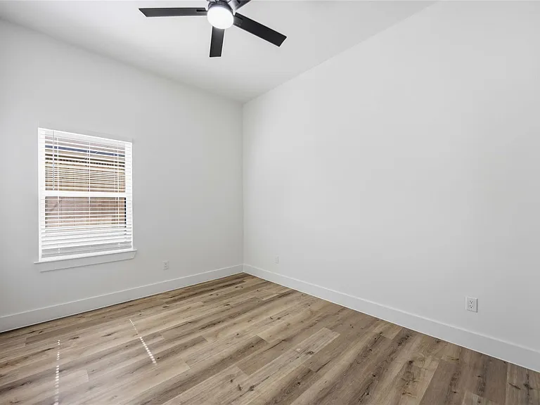 4027 Cork Dr — Photo 14
