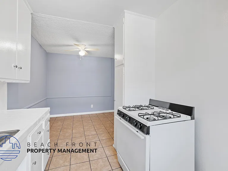 1822 W El Segundo Blvd — Photo 16