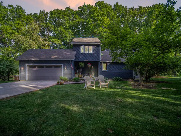 1029 Eagle Point Rd, Clarklake, MI 49234