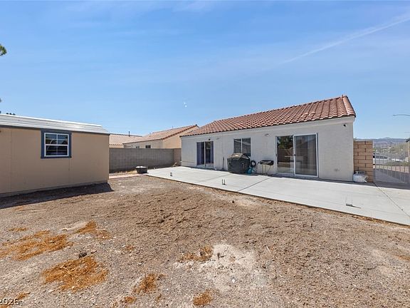 3rd image of 624 Black Sand Ct