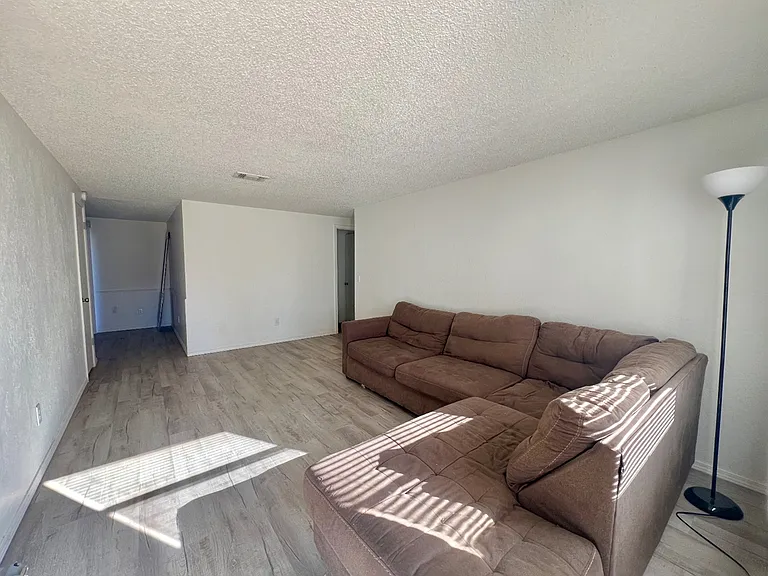 4217 SE 48th Ter — Photo 3