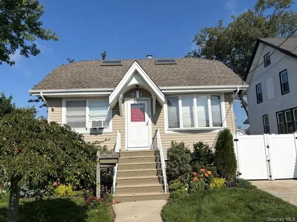 931 Hayes Street, Baldwin, NY 11510