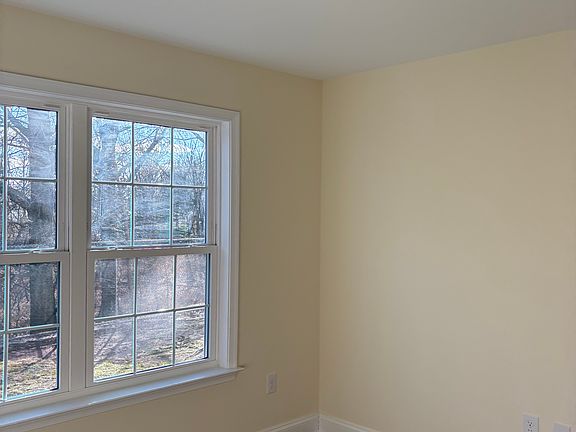 2nd image of 1212 Waterford Dr