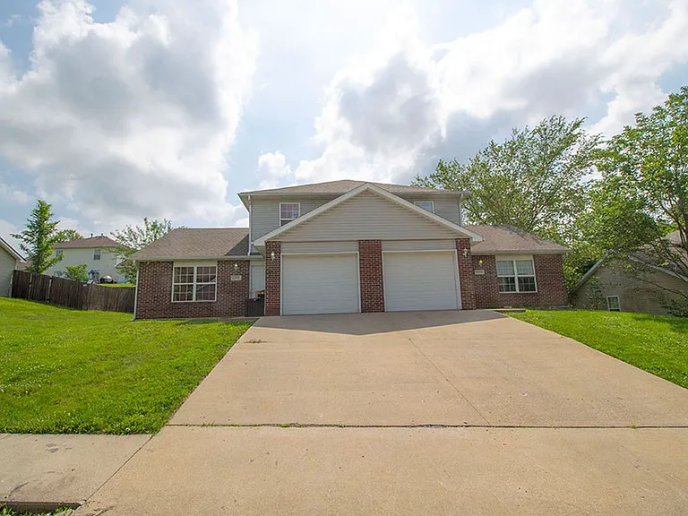 1330 Godas Dr — Photo 26