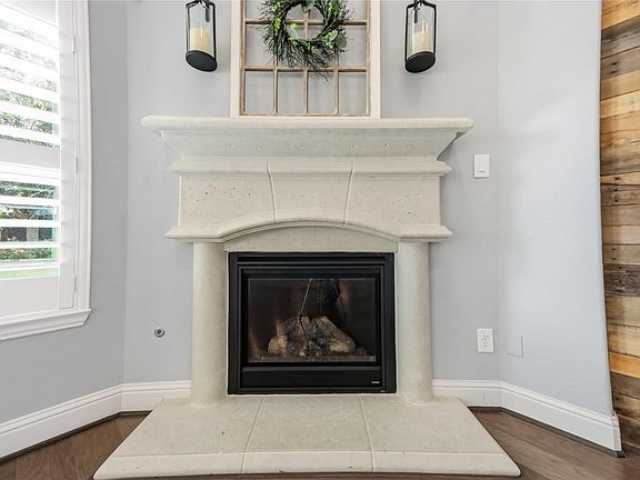 5th image of 1628 Longwood Glen Ln