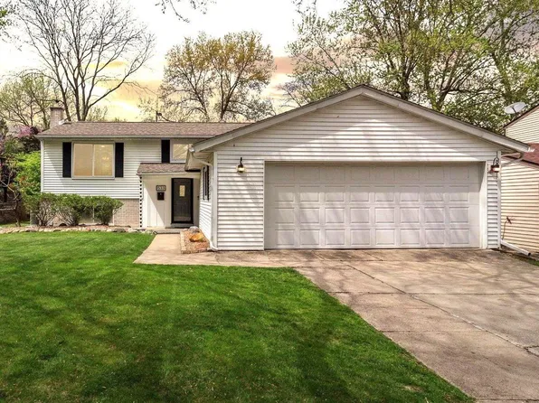 533 Langfield St, Northville, MI 48167