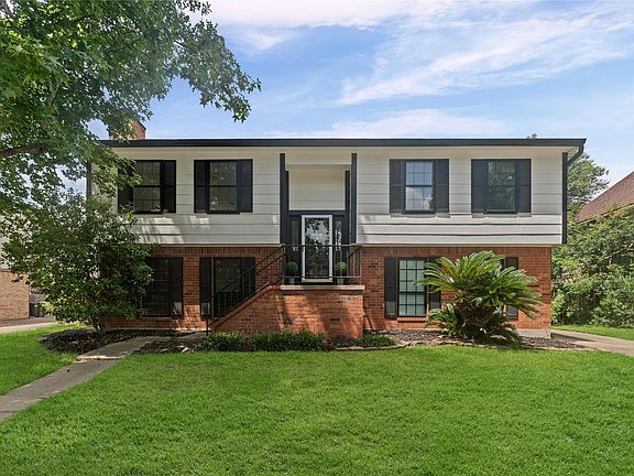2nd image of 15819 Maple Manor Dr