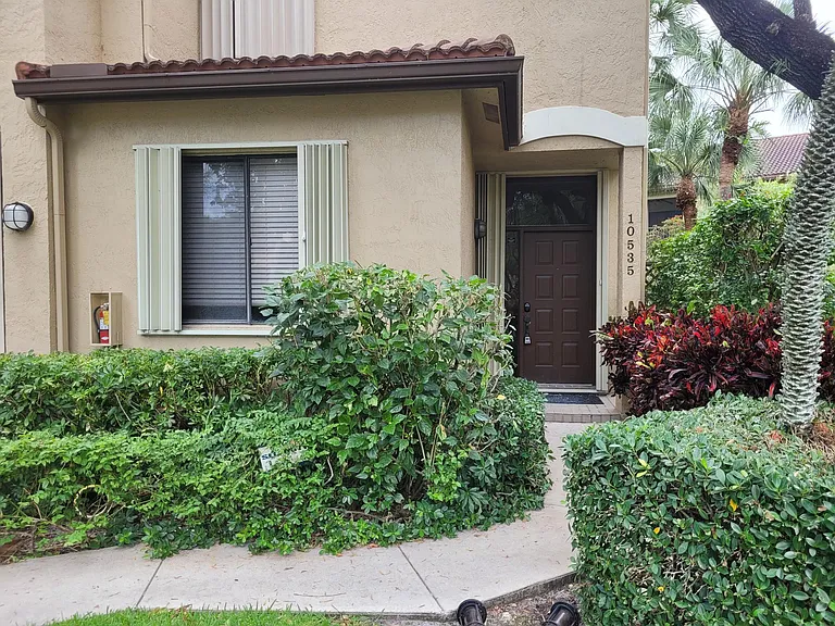 10535 NW 10th St #B-129 — Photo 1