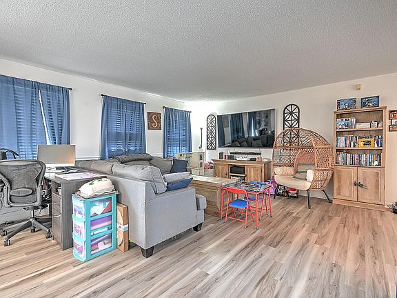 5th image of 110 Daniels Way