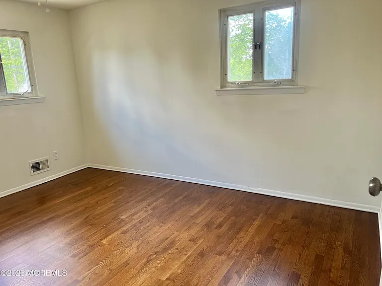 12 White Dr — Photo 14