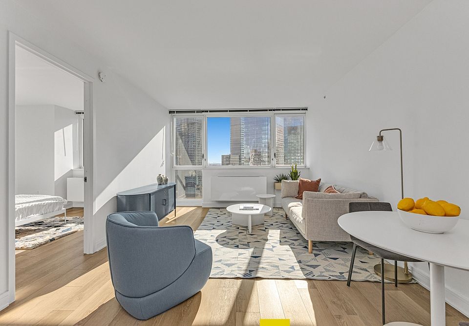 1st image of 4310 Crescent St APT 311
