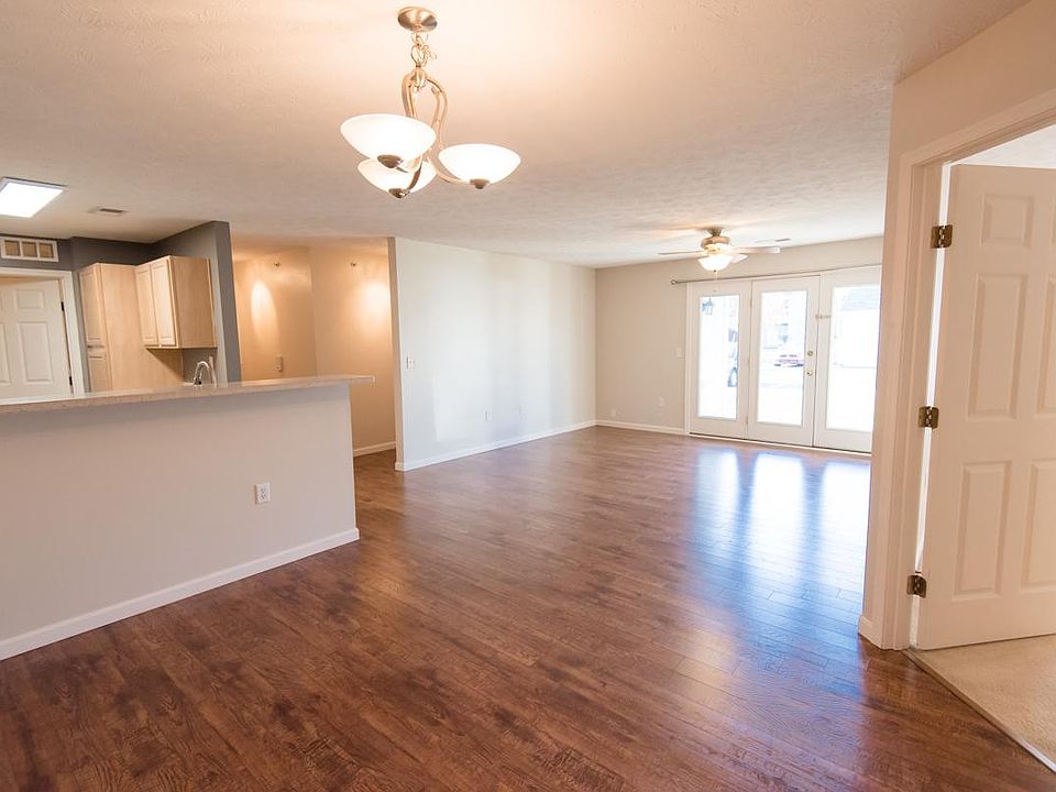 Open concept dining & living space is great for entertaining