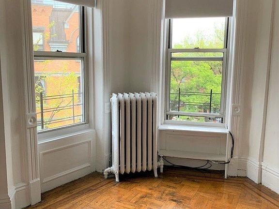 5th image of 220 6th Ave APT 4