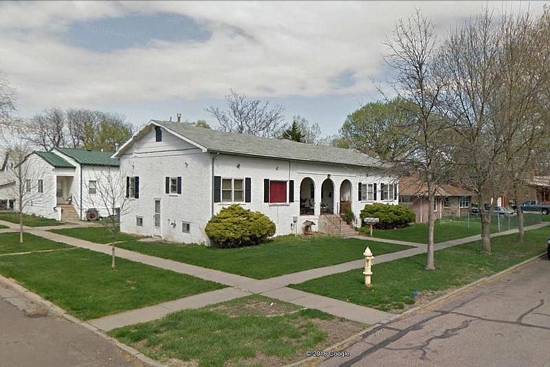 2nd image of 621 W 1st St