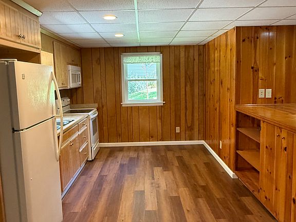4th image of 222 Skyline Dr