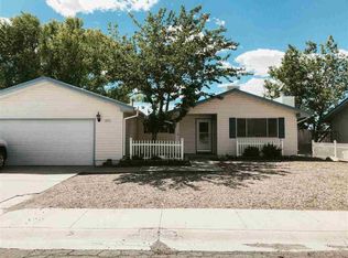 1011 Rabbitbrush Ln, Tonopah, NV 89049