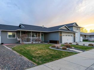 385 W Creekview Dr, Meridian, ID 83646