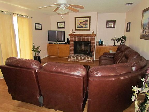 2nd image of 19 Creek Ct