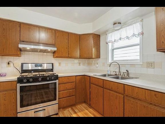 2nd image of 103 Van Horne St #2A