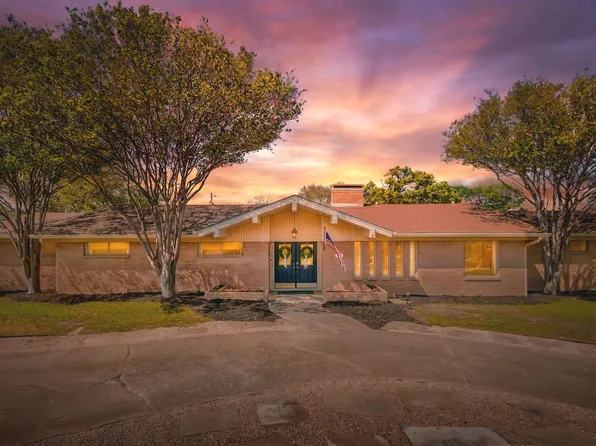 1016 Hummingbird Ln, Woodway, TX 76712