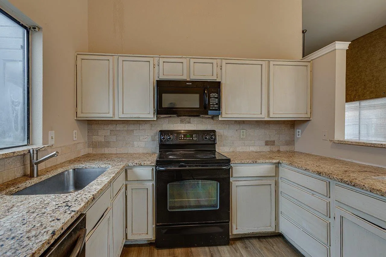 2 bed, 958 sqft, $1,550 — Photo 4