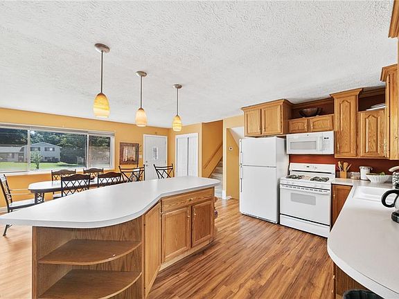 5th image of 2259 Gary Dr