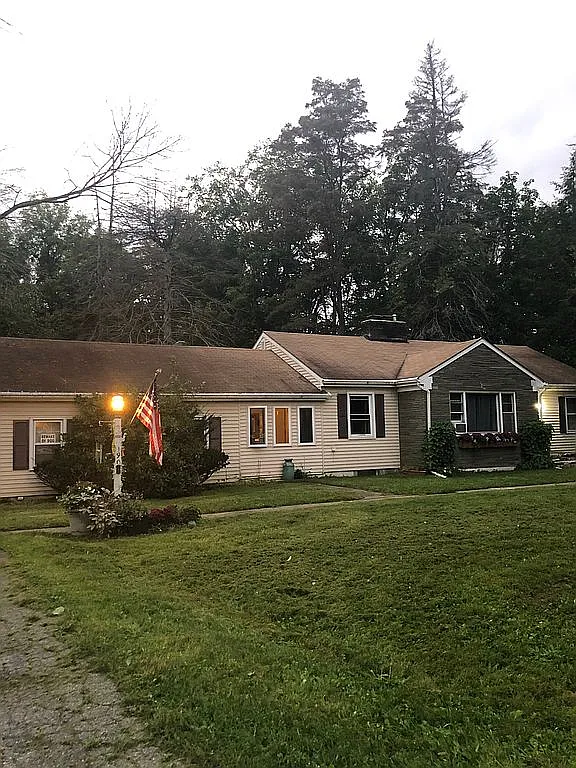 190 Vassar Rd photo 1