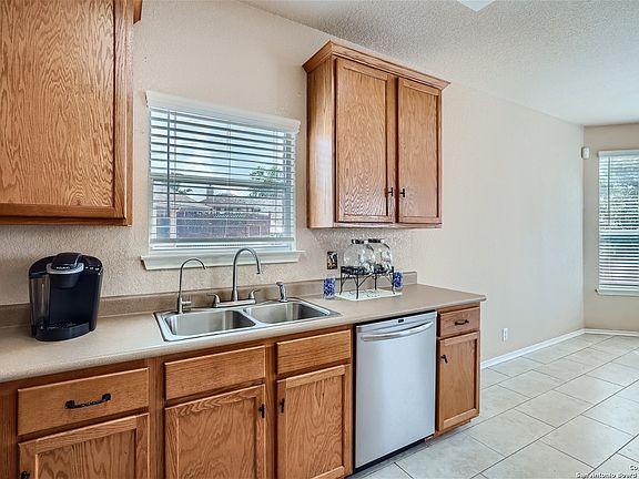 5th image of 113 CORIANDER CT